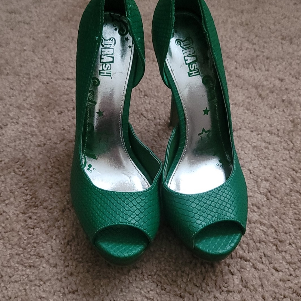Shoes - Picture 2 of 3